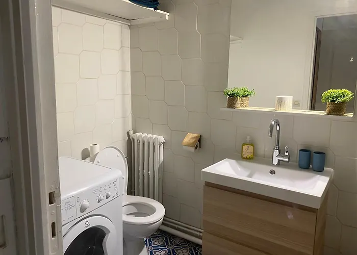 Quatre Couchages, 100 M *